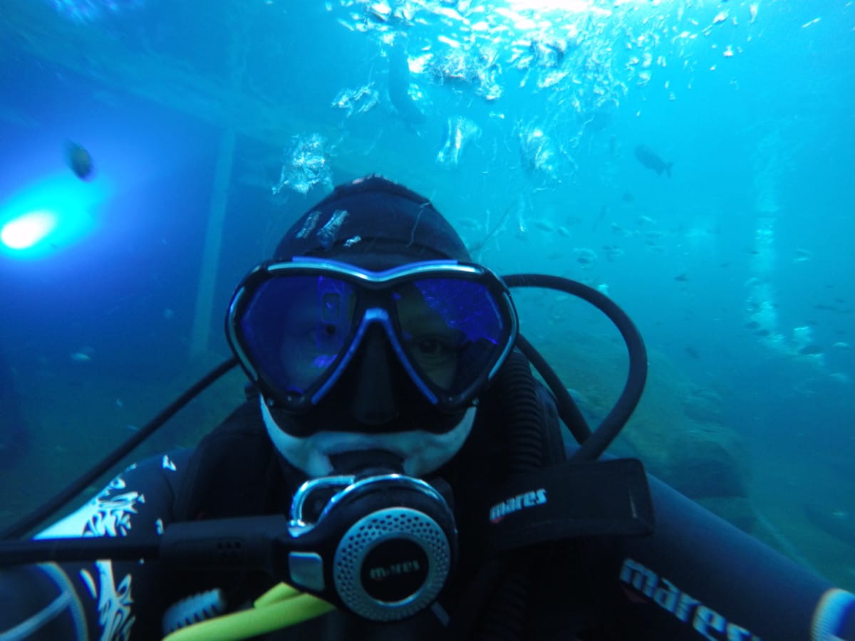 underwater selfie TODI